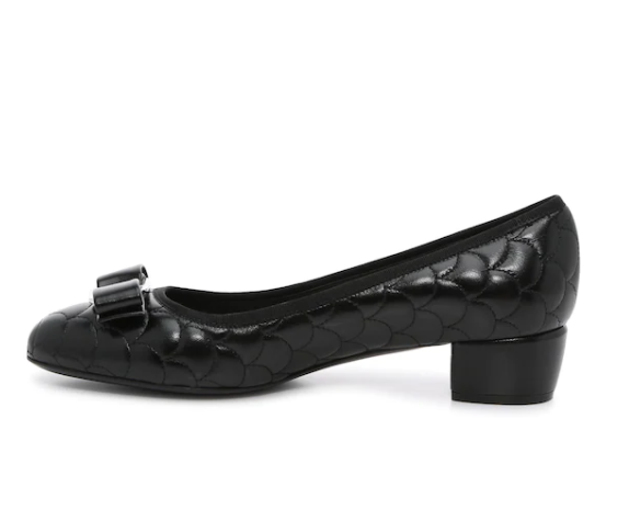 $194.99 (原价 $650) + 免邮DSW官网 Salvatore Ferragamo Vara Mer 黑色小羊皮方根单鞋热卖 