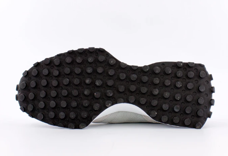 $49.97 (原价 $90)YCMC官网 New Balance 327V1复古休闲跑鞋5.6折热卖