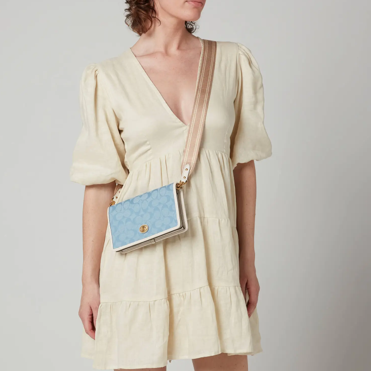 ￥1128.75 （原价 ￥1505）+  免邮MyBag中文站 Coach 1941 女士 Hayden Signature 牛仔斜挎包 - 浅蓝色75折热卖 