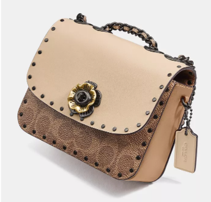 $177 (原价 $295) + 免邮Macy s官网 COACH Coated Canvas Signature 16 复‮山古‬茶花链条包6折热卖