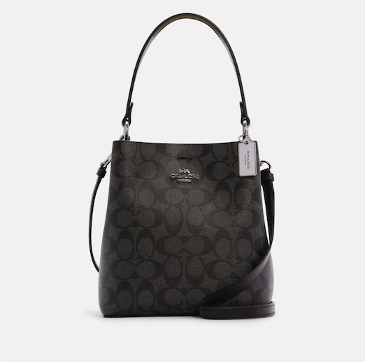 这款水桶包是小号的