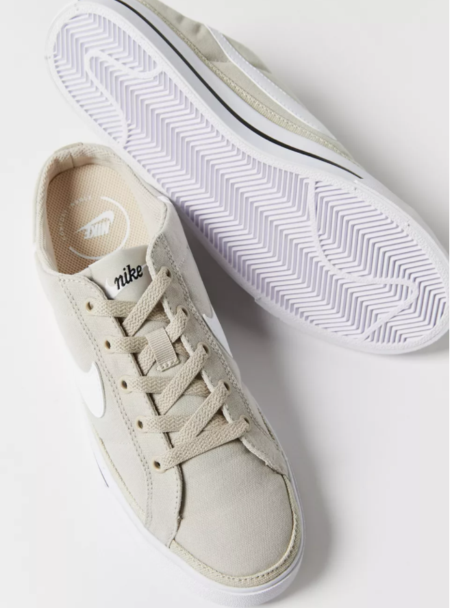 $24.99 (原价 $55) Urban Outfitters官网 Nike Court Legacy 女士穆勒运动鞋45折热卖 