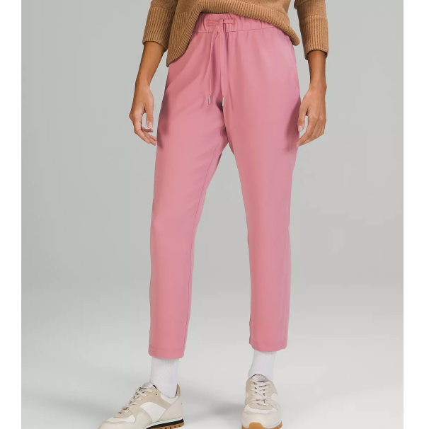 $39 (原价 $118) + 免邮lululemon On the Fly 27  粉色休闲裤32折热卖  
