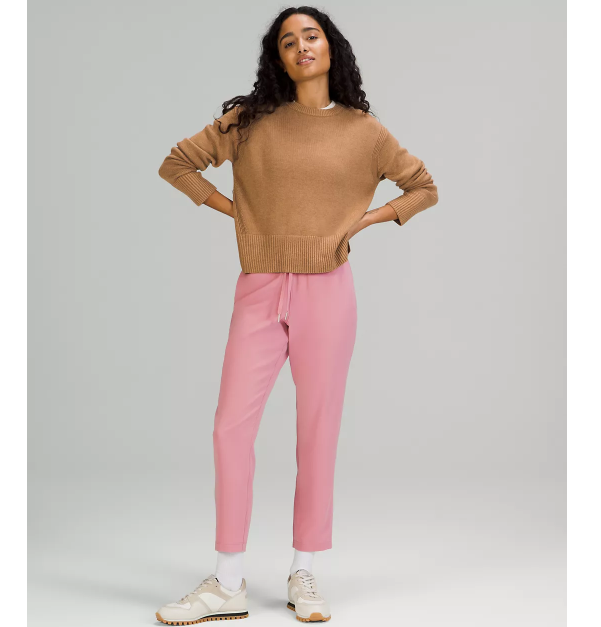 $39 (原价 $118) + 免邮lululemon On the Fly 27  粉色休闲裤32折热卖  