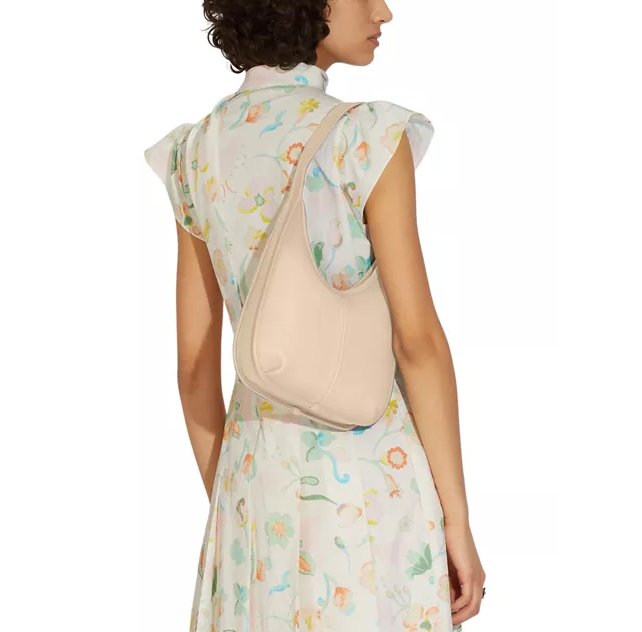 $197.50 (原价 $395) + 免邮Belk官网 COACH Glove Tanned Ergo 纯色月牙包5折热卖 两色可选