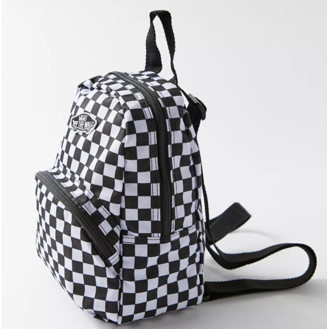 $19.60 (原价 $28) Urban Outfitters官网 Vans Got This Mini 双肩包7折热卖 两色可选 