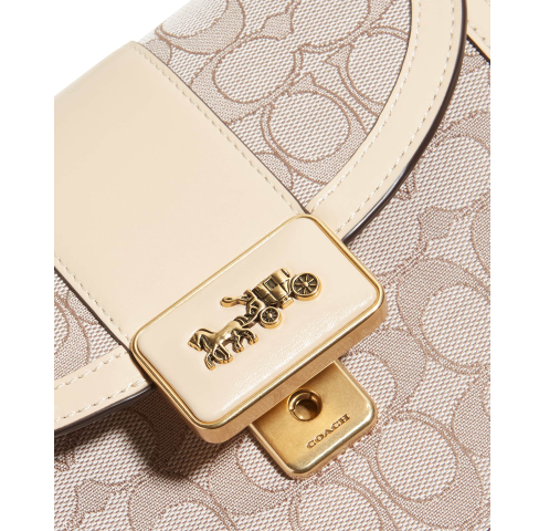 COACH是美国高端生活方式时尚品牌