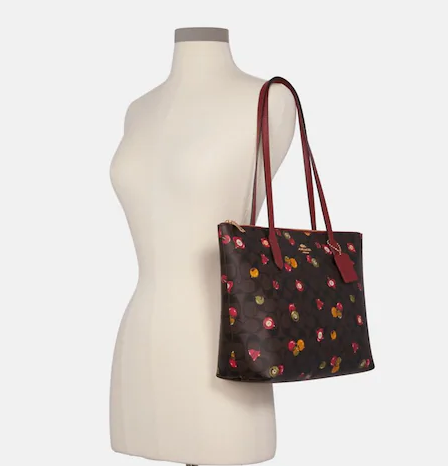 $75.99 (原价 $298) + 包邮Coach Outlet官网 Zip Top圣诞限定老花托特包热卖