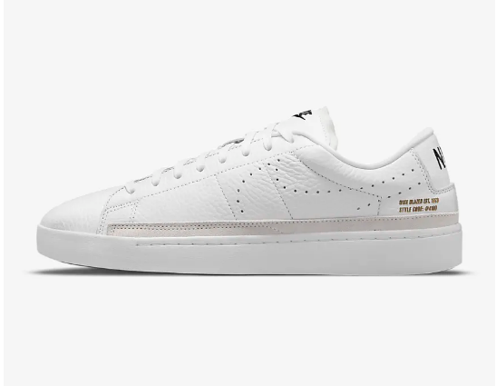 这款低帮的Nike Blazer Low X男士休闲板鞋赋予了脚踝灵活的舒适感受