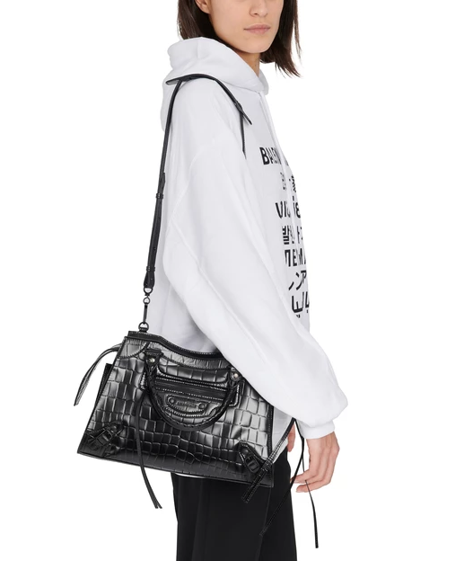 巴黎世家（Balenciaga）是法国的奢侈品牌