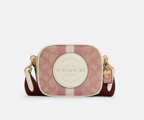 Coach Outlet官网 Coach Mini Dempsey 七夕情人节相机包4折热卖 $91.20 (原价 $228) + 免邮Coach Outlet官网 Coach Mini Dempsey 七夕情人节相机包4折热卖