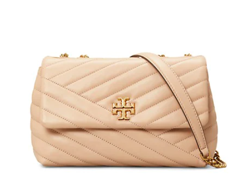 Saks Fifth Avenue官网 Tory Burch Kira Small Chevron 链条单肩包7折热卖 $320.60 (原价 $458) + 免邮Saks Fifth Avenue官网 Tory Burch Kira Small Chevron 链条单肩包7折热卖