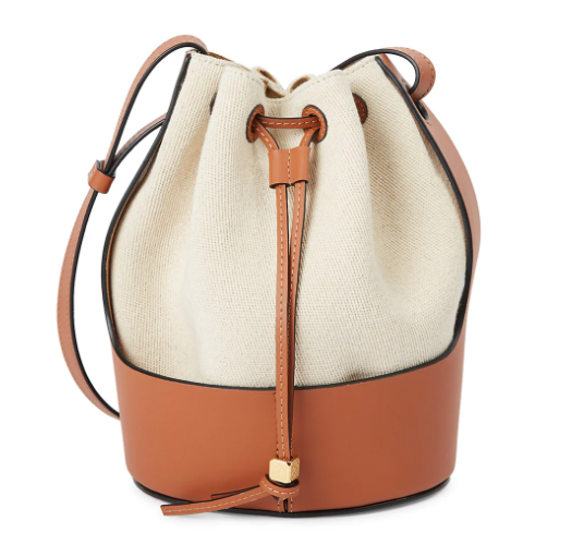 创立于1846年的西班牙百年皮具奢华品牌LOEWE罗意威在创意总监Jonathan Anderson(J.W. Anderson)的无尽创意下