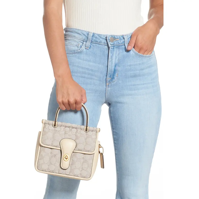 Nordstrom官网 Coach Originals Quilties Logo 老花手提包额外75折热卖 $236.25 (原价 $315) + 免邮Nordstrom官网 Coach Originals Quilties Logo 老花手提包额外75折热卖