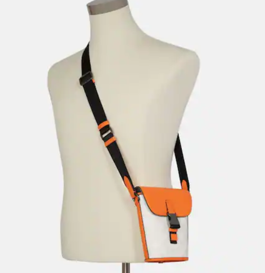 Coach Outlet官网 Coach Track 春夏新款薯条包4折热卖 三色可选   $100 (原价 $250) + 免邮Coach Outlet官网 Coach Track 春夏新款薯条包4折热卖 三色可选