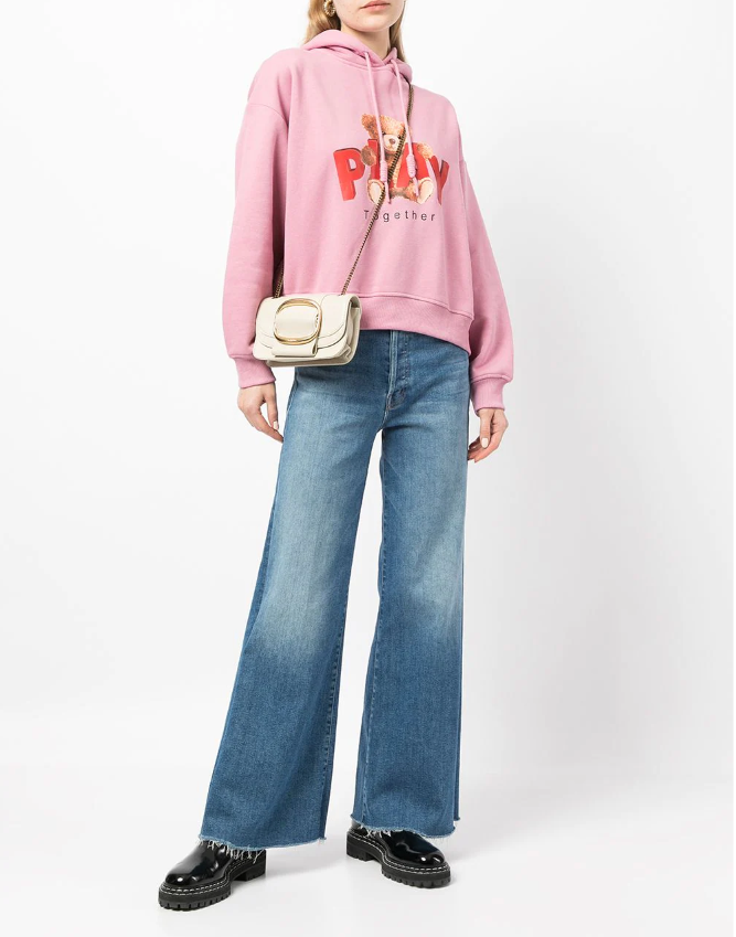 b+ab由知名时装集团I.T于1995年创立 b+ab由知名时装集团I.T于1995年创立