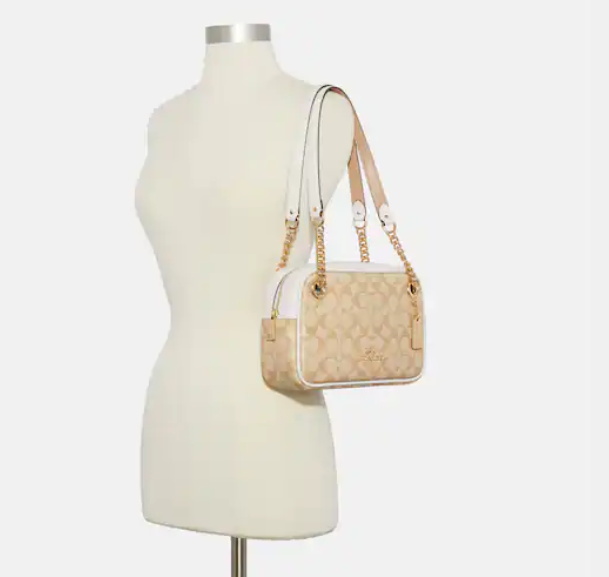 $151.20 (原價 $378) + 免運費Shop Premium Outlets官網 Coach Outlet Cammie 鏈條單肩包4折熱賣 