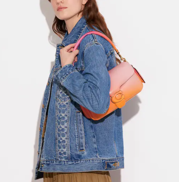 $220 (原价 $550) + 免邮Coach Outlet官网 Coach Pillow Tabby 26 Ombre 渐变色枕头包4折热卖 两色可选 