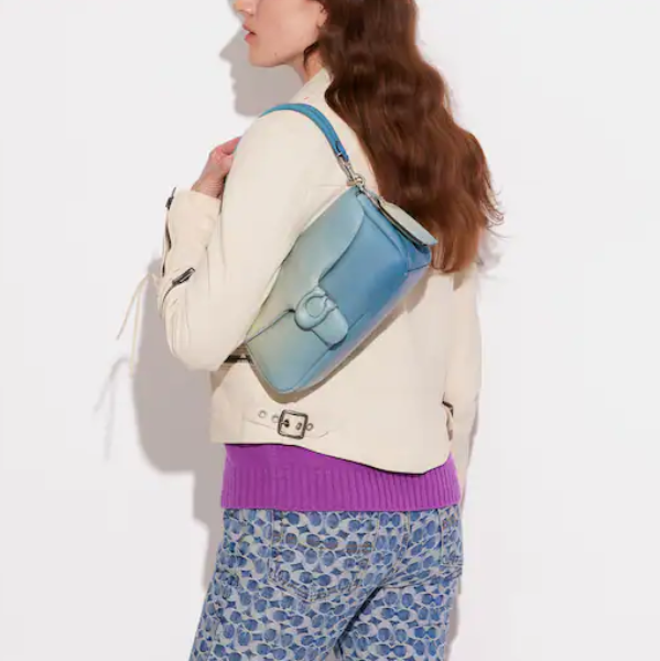 $220 (原价 $550) + 免邮Coach Outlet官网 Coach Pillow Tabby 26 Ombre 渐变色枕头包4折热卖 两色可选 