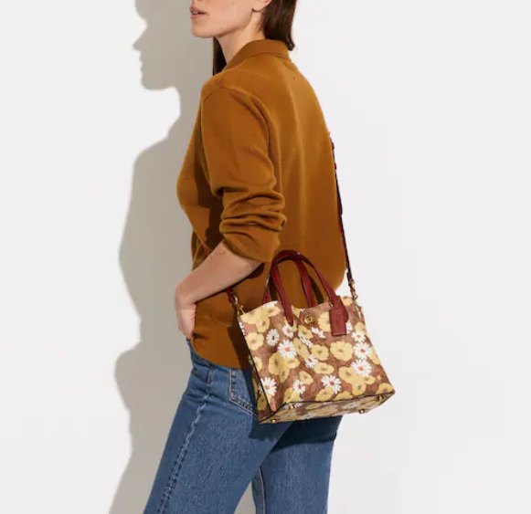 $140 (原价 $350) + 免邮Coach Outlet官网 Coach Willow 24 小雏菊托特包4折热卖 