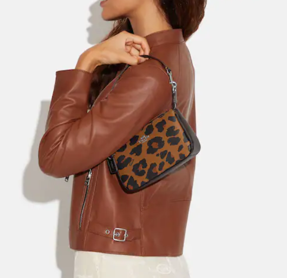 $109 (原价 $218) + 免邮Coach Outlet官网 Coach Nolita 19 新款豹纹麻将包5折热卖 