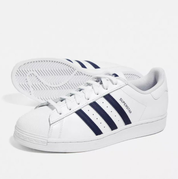 £56 (原价 £88) 免邮Urban Outfitters UK官网 adidas White & Navy Superstar 运动鞋热卖