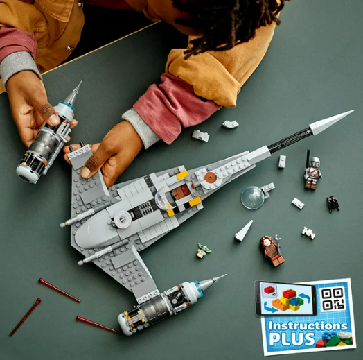 4 个星球大战角色——曼达洛人和佩莉·莫托乐高®小人仔