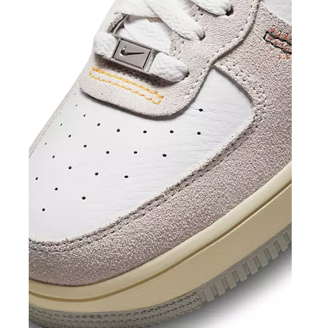 ASOS US官网 Nike Air Force 1 Sculpt 白拼中性款运动鞋特惠  $37 (原价 $145) ASOS US官网 Nike Air Force 1 Sculpt 白拼中性款运动鞋特惠