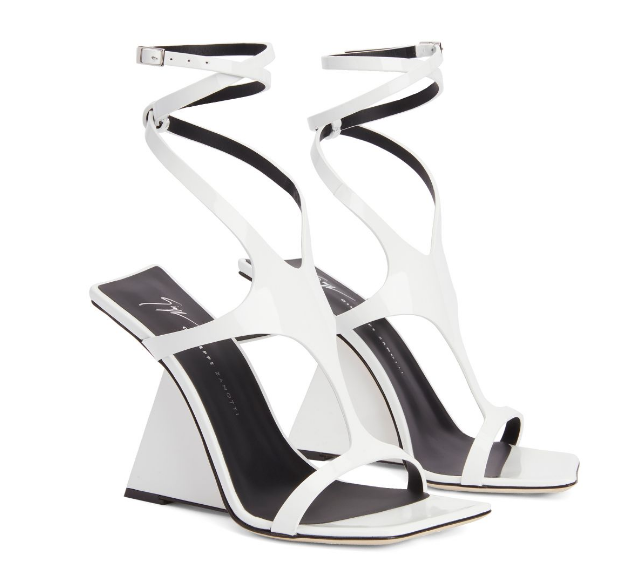 £483 (原价 £805) 包邮Giuseppe Zanotti UK官网 Tutankamon坡跟凉鞋6折热卖