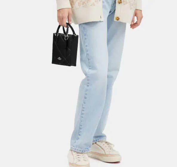 Coach Outlet官网 Coach North South 黑色菱格托特包2.5折特惠   $99 (原价 $398) + 免邮Coach Outlet官网 Coach North South 黑色菱格托特包2.5折特惠