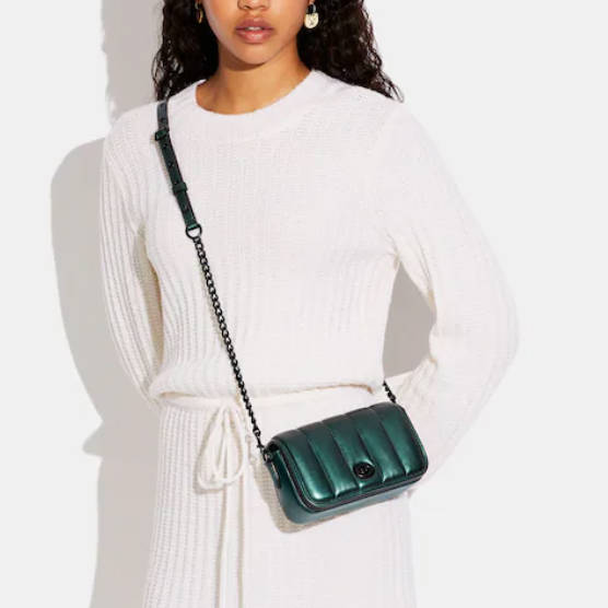 $135 (原價 $450) + 免運費Coach Outlet官網 Coach Dinky 18 斜挎包3折熱賣  