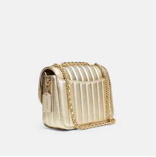 Coach Outlet官网 Coach Madison 金属色软糯枕头包4折热卖 $210 (原价 $525) + 免邮Coach Outlet官网 Coach Madison 金属色软糯枕头包4折热卖