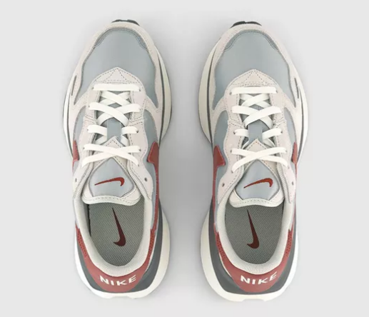£65 (原价 £89.99)OFFICE UK官网 Nike Phoenix Waffle运动鞋7.2折热卖