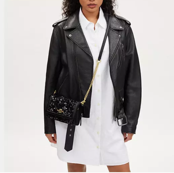 70% Off Coach Flap Clutch Crossbody @ Coach Outlet $89.40 (Value $298) + Free Shipping 70% Off Coach Flap Clutch Crossbody @ Coach Outlet