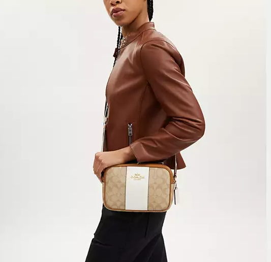 Coach Outlet官网 Coach Jamie 新款相机包3.7折热卖   $129 (原价 $350) + 免邮Coach Outlet官网 Coach Jamie 新款相机包3.7折热卖