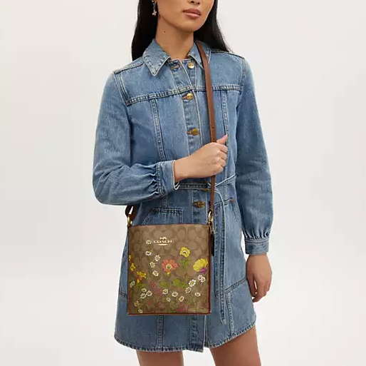 $135.20 (原价 $398) + 免邮Coach Outlet官网 Coach Sophie 新款印花水桶包额外8折热卖  