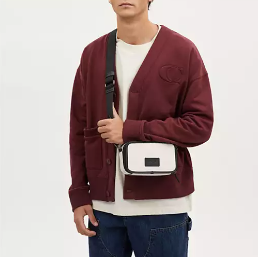 $98.40 (原价 $328) + 免邮Coach Outlet官网 Coach Wyatt 相机包3折热卖  	