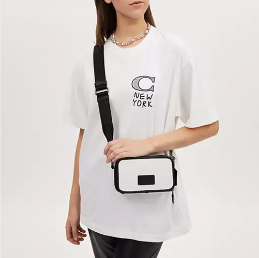 $98.40 (原价 $328) + 免邮Coach Outlet官网 Coach Wyatt 相机包3折热卖  	