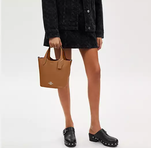 $159 (原价 $398) + 免邮Coach Outlet官网 Coach 纯色水桶包4折热卖 两色可选  