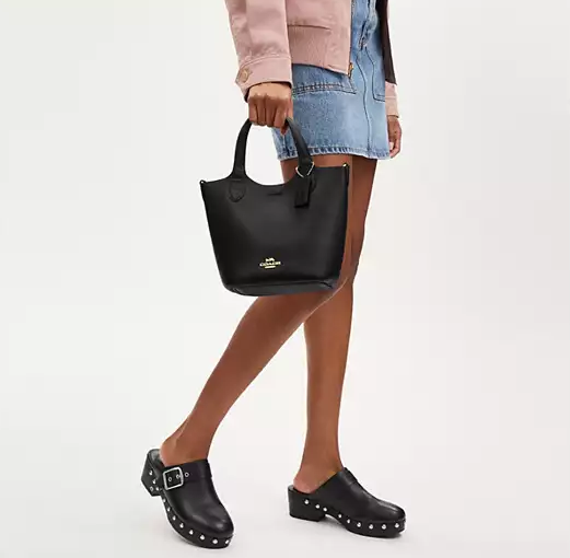 $159 (原价 $398) + 免邮Coach Outlet官网 Coach 纯色水桶包4折热卖 两色可选  