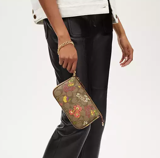 $56.40 (原价 $188) + 免邮Coach Outlet官网 Coach Nolita 19 花卉印花麻将包3折热卖 