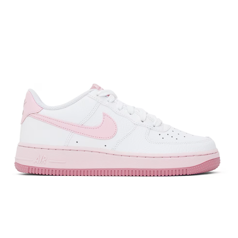 SSENSE官网 NIKE Kids White Air Force 1 樱花粉大童空军一号板鞋6.5折热卖 $78 (原价 $120) SSENSE官网 NIKE Kids White Air Force 1 樱花粉大童空军一号板鞋6.5折热卖