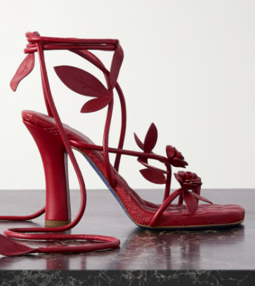 BURBERRY 带缀饰真皮花朵高跟鞋