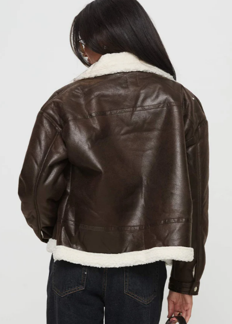 AU$46 (原價 AU$135)Princess Polly AU官網 Solara皮革夾克3.4折熱賣