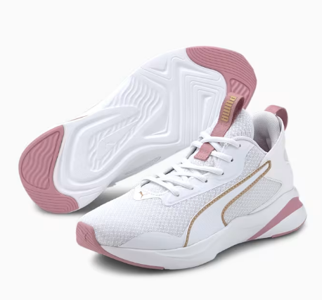 Light as a feather and decked out with the most comfortable SOFTRIDE midsole