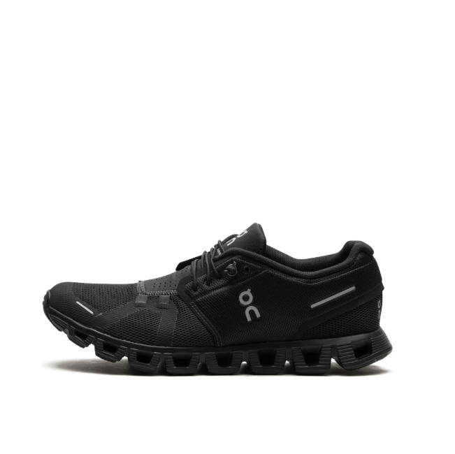 ¥927 (原价 ¥1,090) FARFETCH CHINA官网 On Running Cloud 5  Black 运动鞋85折特惠  