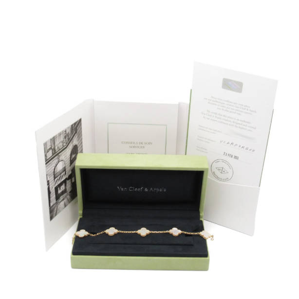 FARFETCH UK官網 二手Van Cleef & Arpels 18K玫瑰金半定製Alhambra Bless 5圖案手鏈(2010年代典藏款)85折熱賣 £8404 (原價 £9887) + 免運費FARFETCH UK官網 二手Van Cleef & Arpels 18K玫瑰金半定製Alhambra Bless 5圖案手鏈(2010年代典藏款)85折熱賣