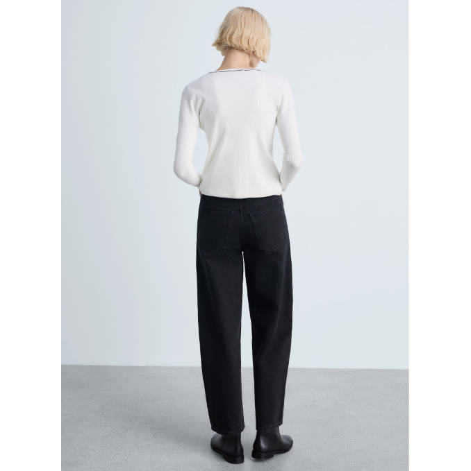 MANGO V领针织开衫5折热卖 $29.99 (原价 $59.99) MANGO V领针织开衫5折热卖